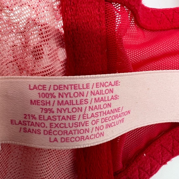 Victoria ‘s Secret VERY SEXY PUSH-UP/ PIGEONNANT Bra Size 32D - Picture 12 of 16
